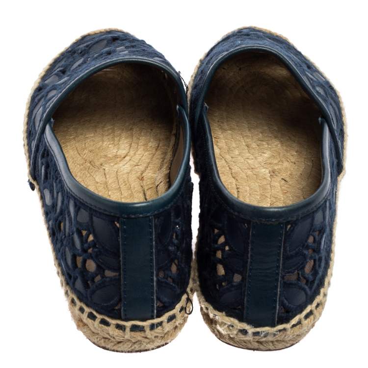 مملوكة مسبقًا Tory Burch Navy Blue Mesh and Leather Trim Jacki Espadrille Flats Size 38