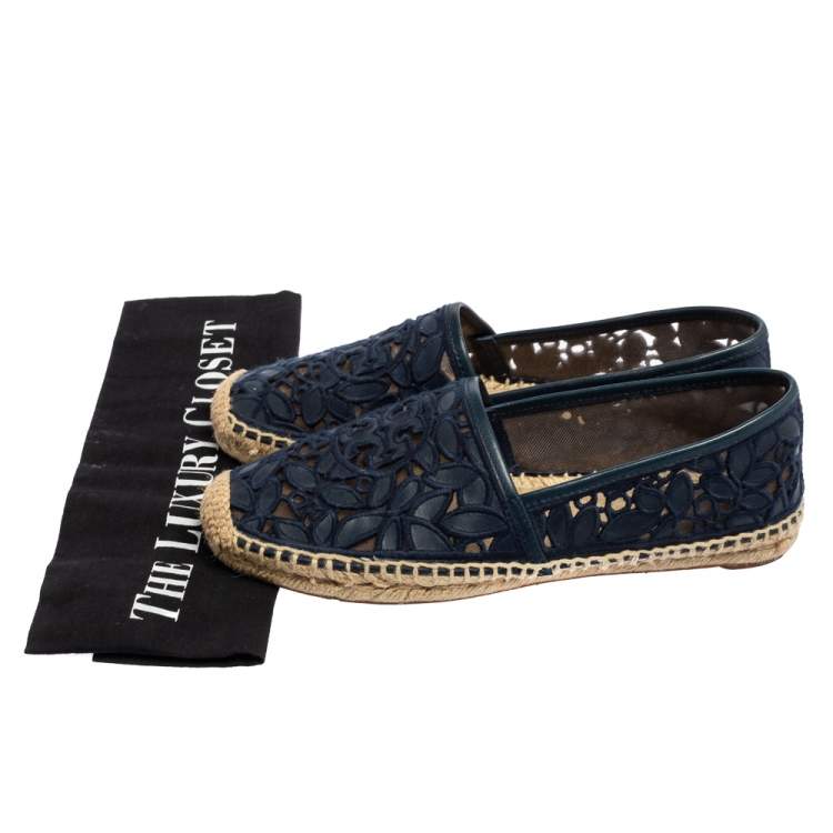 مملوكة مسبقًا Tory Burch Navy Blue Mesh and Leather Trim Jacki Espadrille Flats Size 38