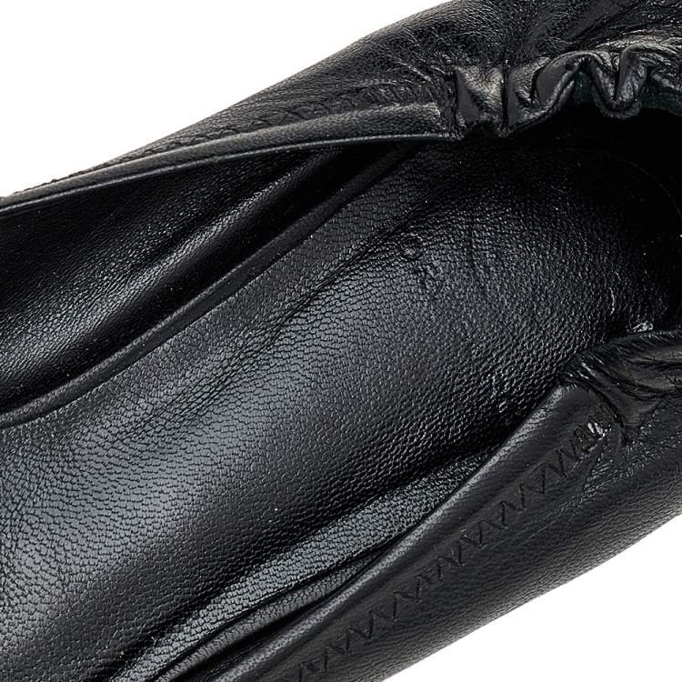 Pre Owned Tory Burch Black Leather Scrunch Ballet Flats Size 38