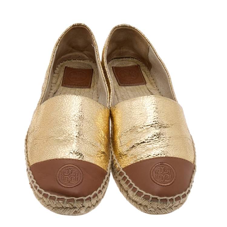 Pre Owned Tory Burch Gold/Beige Leather Cap Toe Flat Espadrilles Size 38.5
