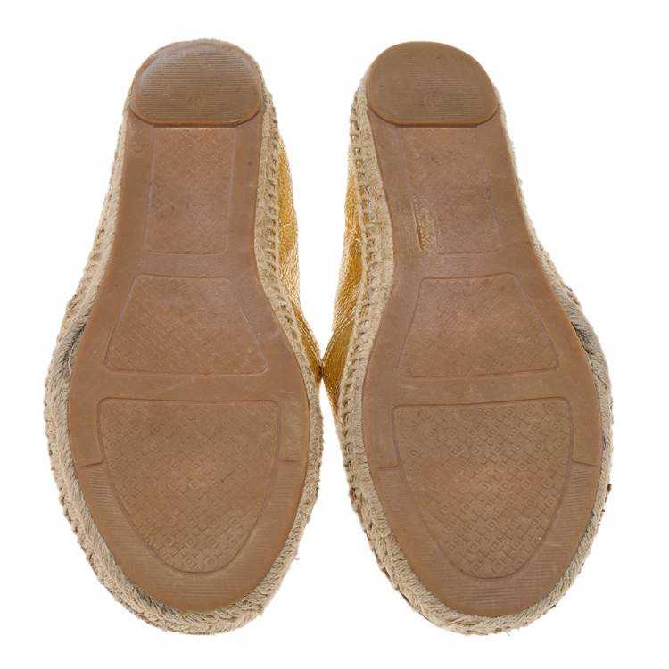 Pre Owned Tory Burch Gold/Beige Leather Cap Toe Flat Espadrilles Size 38.5