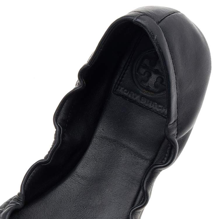 Pre Owned Tory Burch Black Leather Slip on Flats Size 39