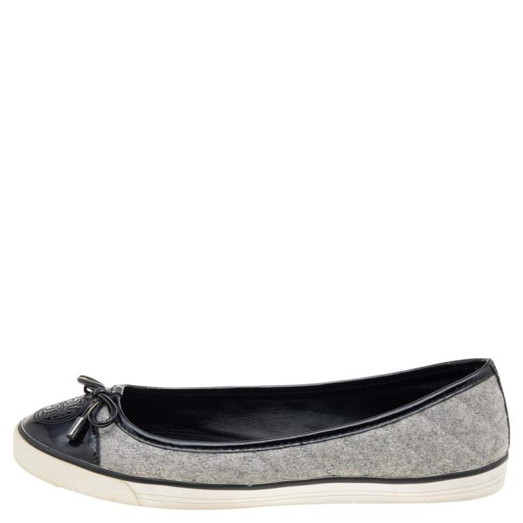 Pre Owned Tory Burch Grey Wool And Patent Leather Flats Size 37.5