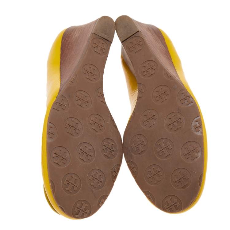 Pre Owned Tory Burch Yellow Patent leather Sally Wedge Pumps Size 37.5