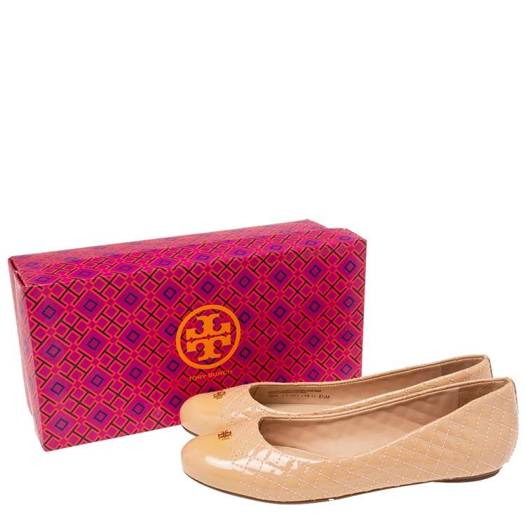 مملوكة مسبقًا Tory Burch Beige Quilted Patent Leather Kent Ballet Flats Size 38.5