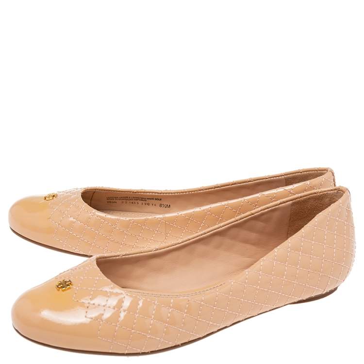 مملوكة مسبقًا Tory Burch Beige Quilted Patent Leather Kent Ballet Flats Size 38.5