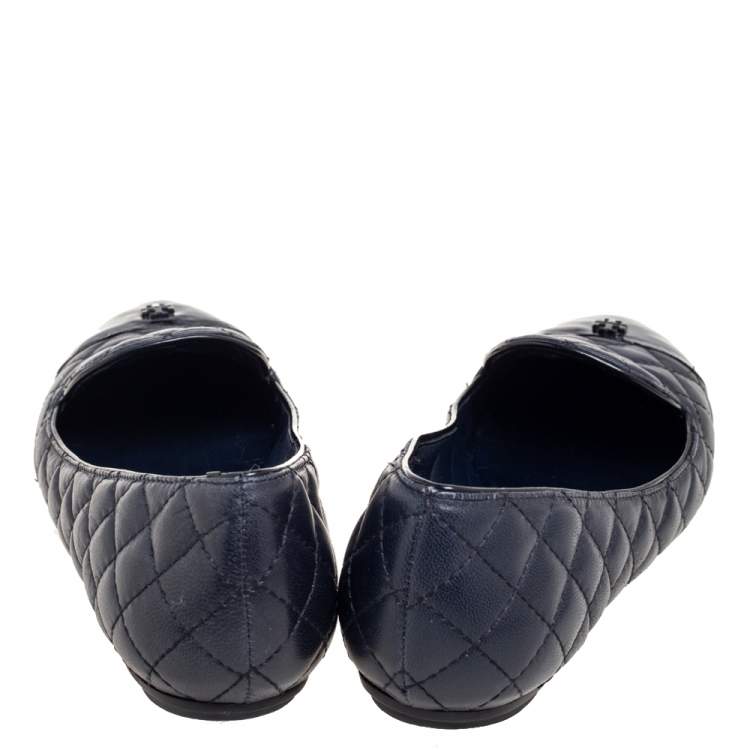 Pre Owned Tory Burch Navy Blue/Black Quilted and Patent Leather Cap-Toe Smoking Slippers Size 38.5