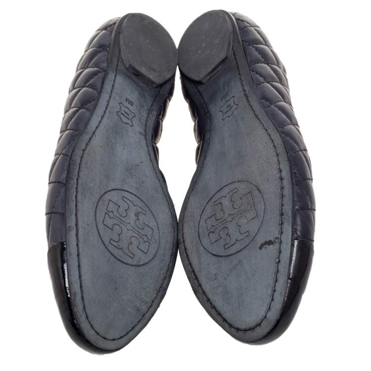 Pre Owned Tory Burch Navy Blue/Black Quilted and Patent Leather Cap-Toe Smoking Slippers Size 38.5