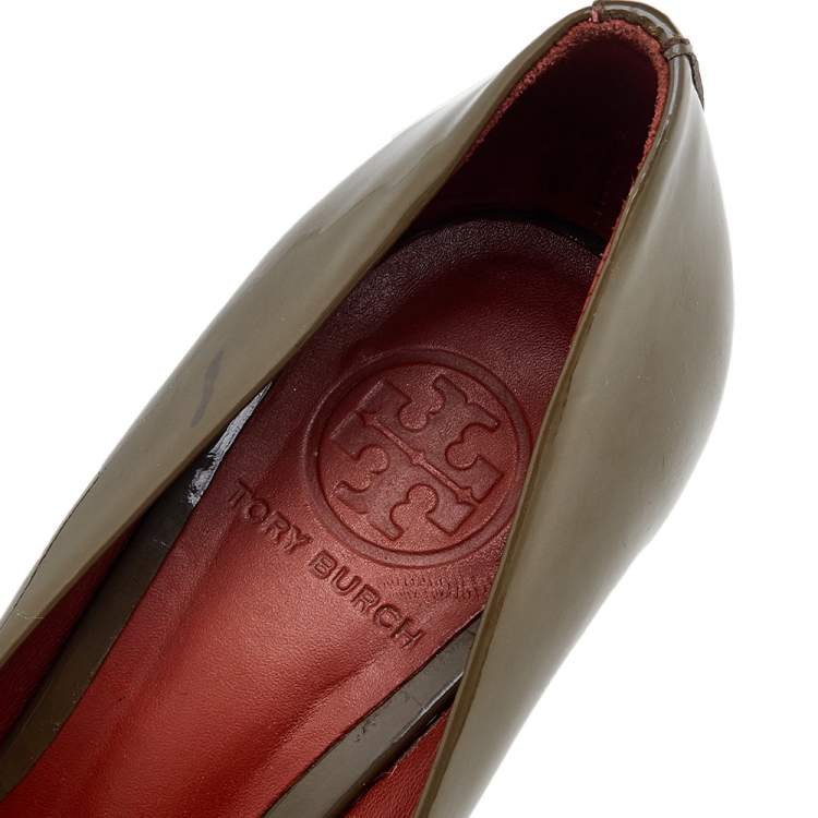 Pre Owned Tory Burch Olive Green Patent Leather Wedge Pumps Size 38