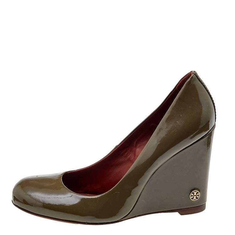 Pre Owned Tory Burch Olive Green Patent Leather Wedge Pumps Size 38