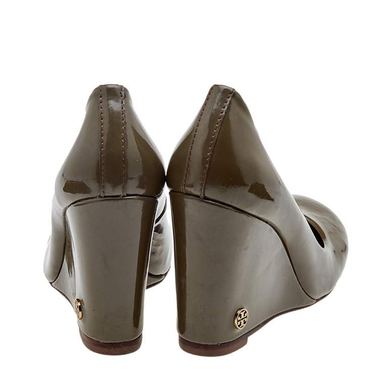 Pre Owned Tory Burch Olive Green Patent Leather Wedge Pumps Size 38