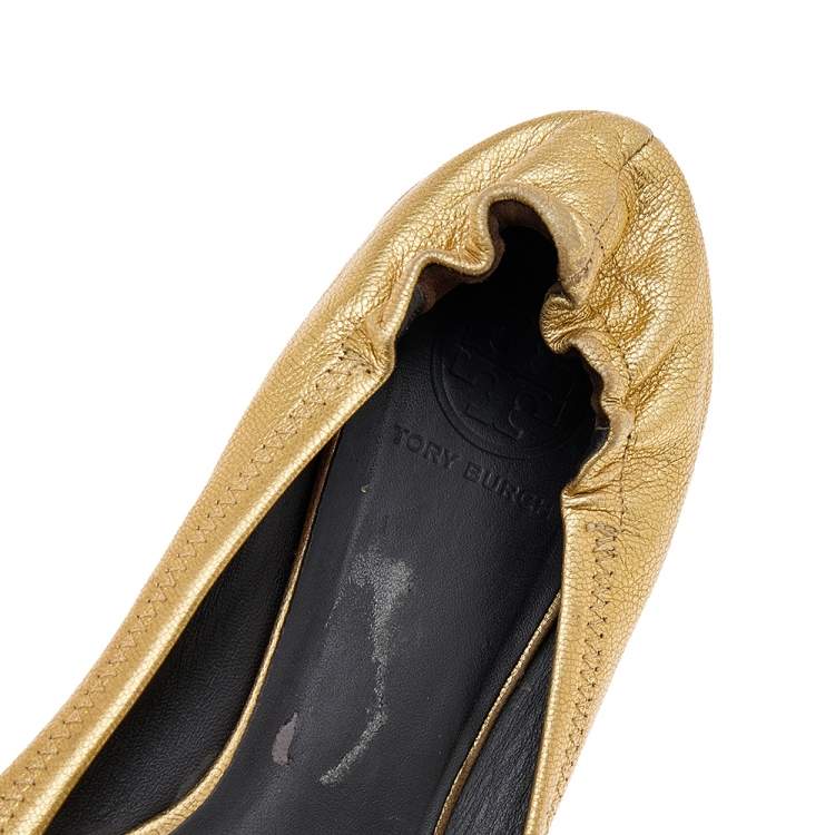 Pre Owned Tory Burch Gold Foil Leather Reva Scrunch Ballet Flats Size 40