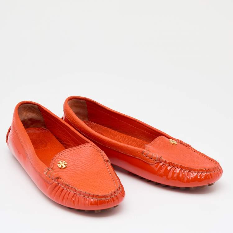 Pre Owned Tory Burch Orange Patent And Leather Slip On Loafers Size 36.5