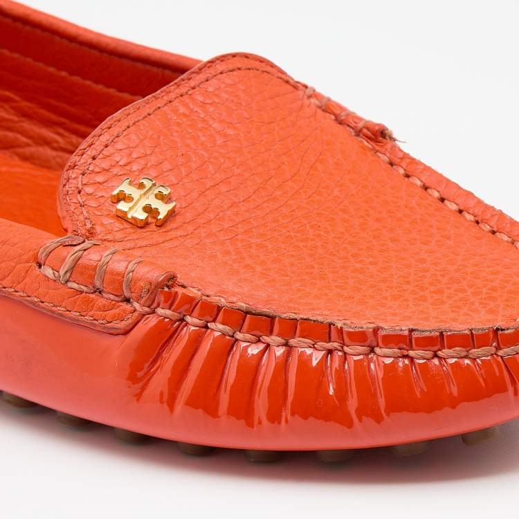 Pre Owned Tory Burch Orange Patent And Leather Slip On Loafers Size 36.5