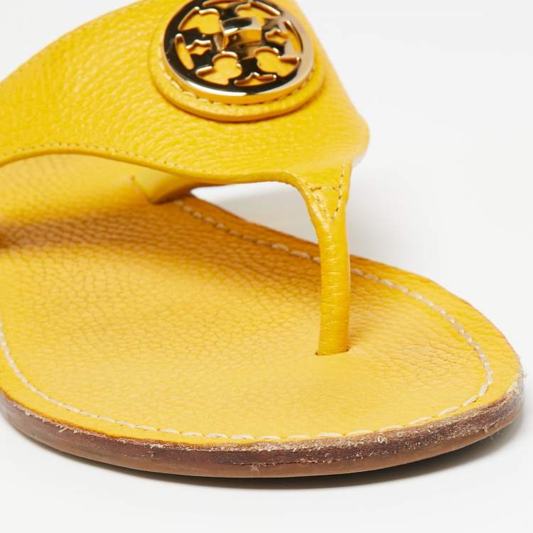 Pre Owned Tory Burch Yellow Leather Benton Flat Thongs Size 40