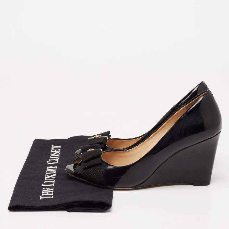 Pre Owned Tory Burch Black Patent Leather Bow Trudy Peep-Toe Wedge Pumps Size 38