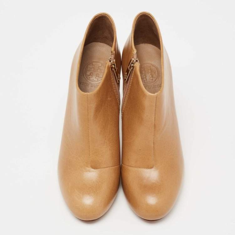 مملوكة مسبقًا Tory Burch Tan Leather Ankle Booties Size 38