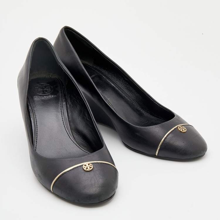 مملوكة مسبقًا Tory Burch Black Leather Cap Toe Wedge Pumps Size 38