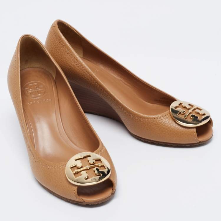 Pre Owned Tory Burch Brown Grained Leather Wedge Pumps Size 36.5