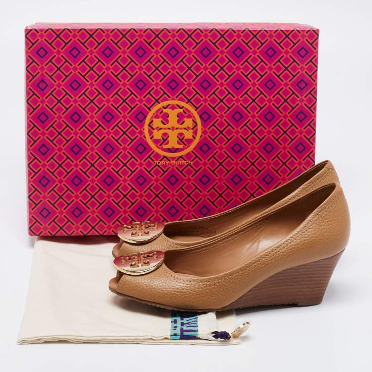 Pre Owned Tory Burch Brown Grained Leather Wedge Pumps Size 36.5