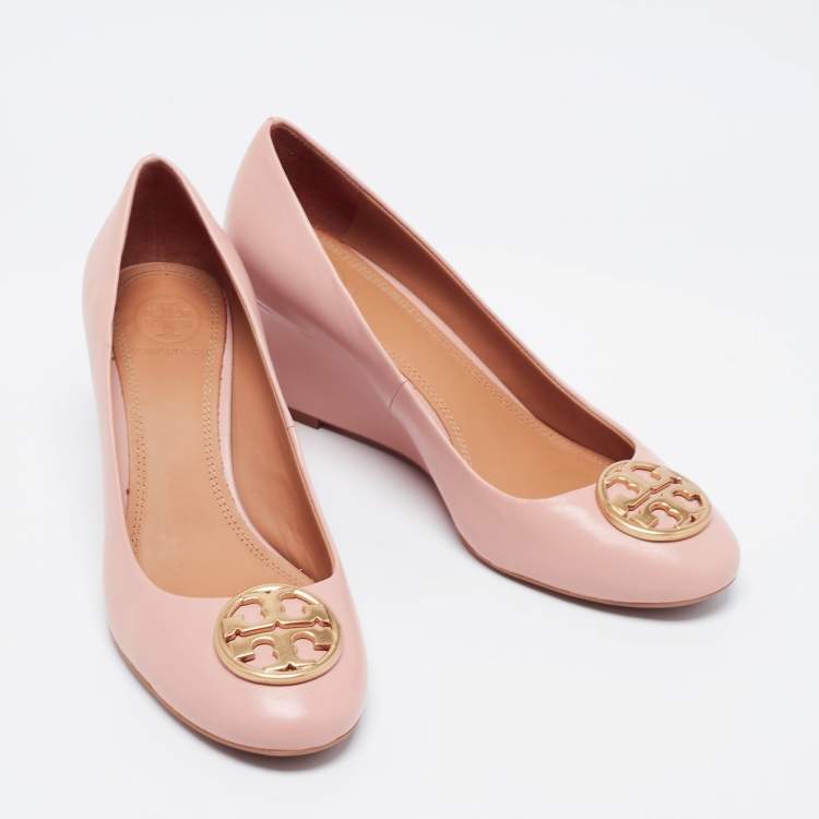Pre Owned Tory Burch Beige Leather Chelsea Wedge Pumps Size 37.5