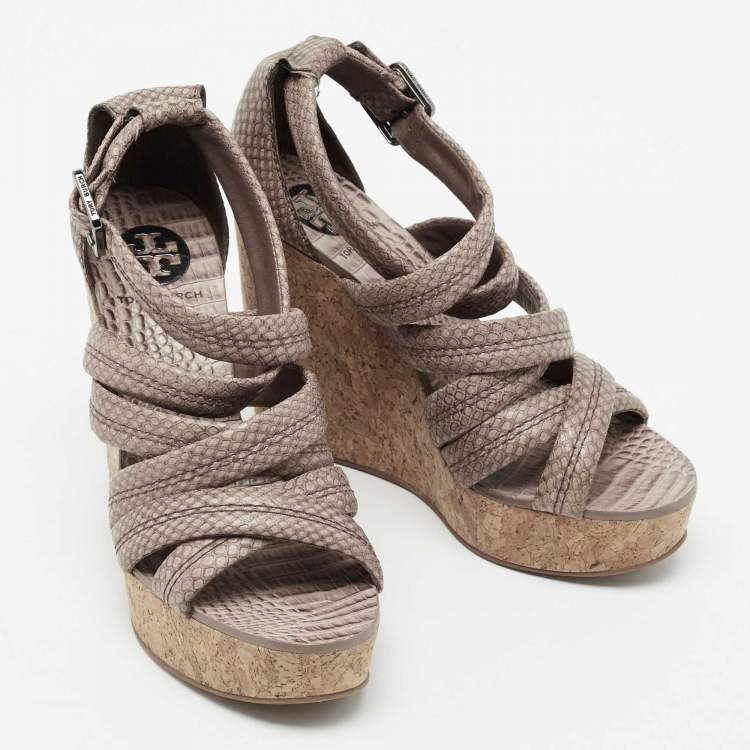 مملوكة مسبقًا Tory Burch Taupe Python Embossed Leather Strappy Cork Wedge Sandals Size 36.5