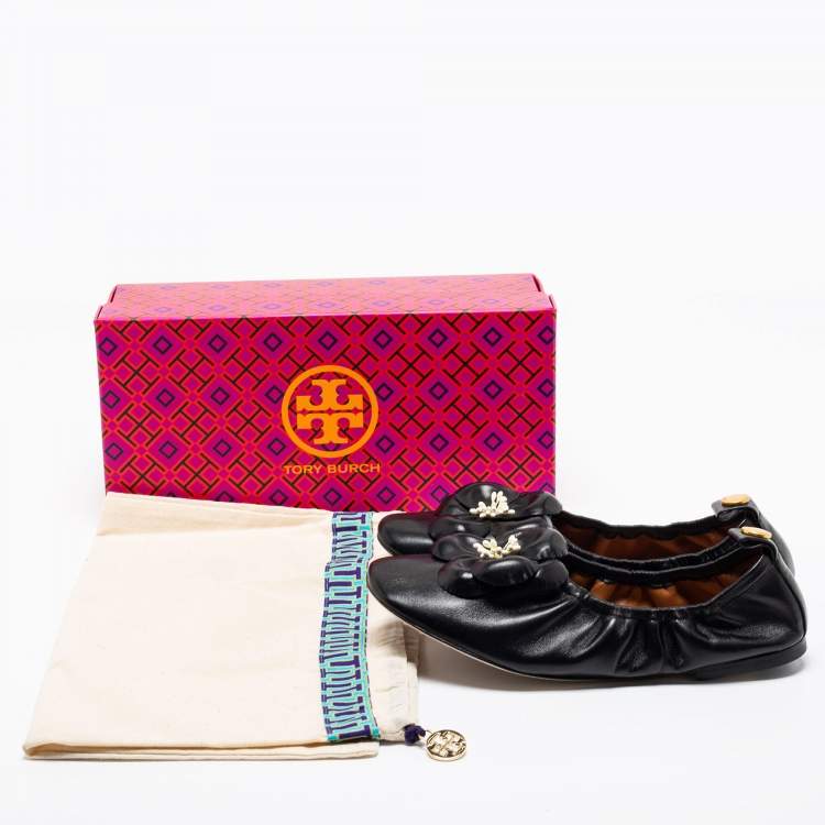 Pre Owned Tory Burch Black Leather Flower Scrunch Ballet Flats Size 37