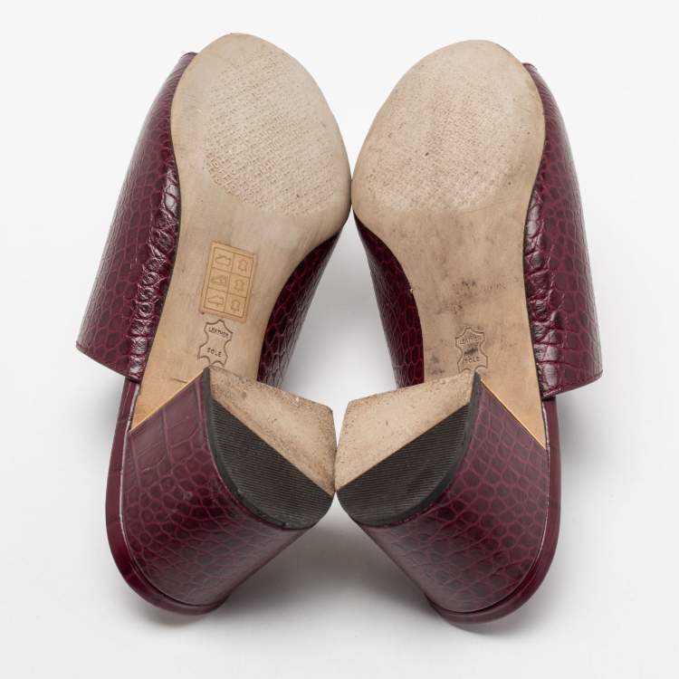 Pre Owned Tory Burch Burgundy Croc Embossed Leather Salinas Open Toe Mules Size 38.5