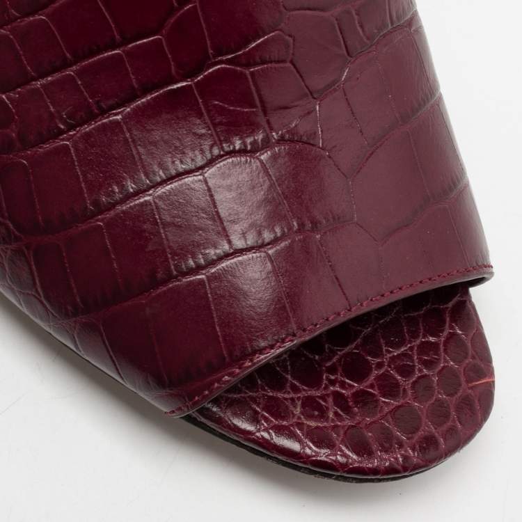 Pre Owned Tory Burch Burgundy Croc Embossed Leather Salinas Open Toe Mules Size 38.5