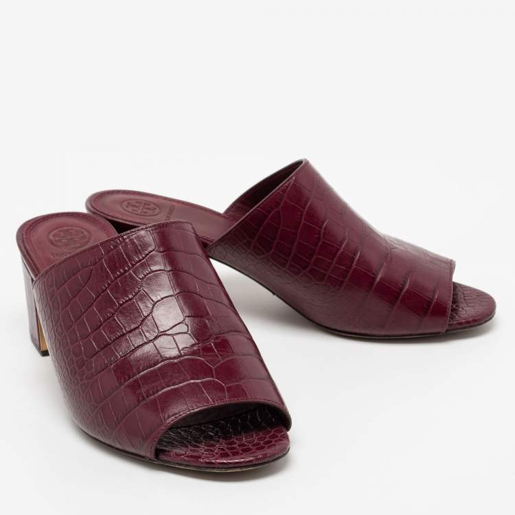 Pre Owned Tory Burch Burgundy Croc Embossed Leather Salinas Open Toe Mules Size 38.5