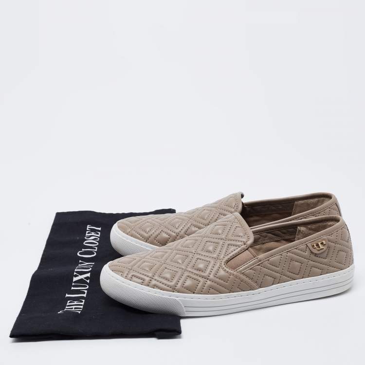 مملوكة مسبقًا Tory Burch Grey Quilted Slip on Sneakers Size 38.5