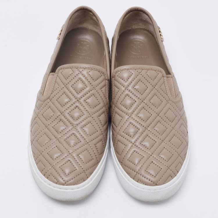 مملوكة مسبقًا Tory Burch Grey Quilted Slip on Sneakers Size 38.5