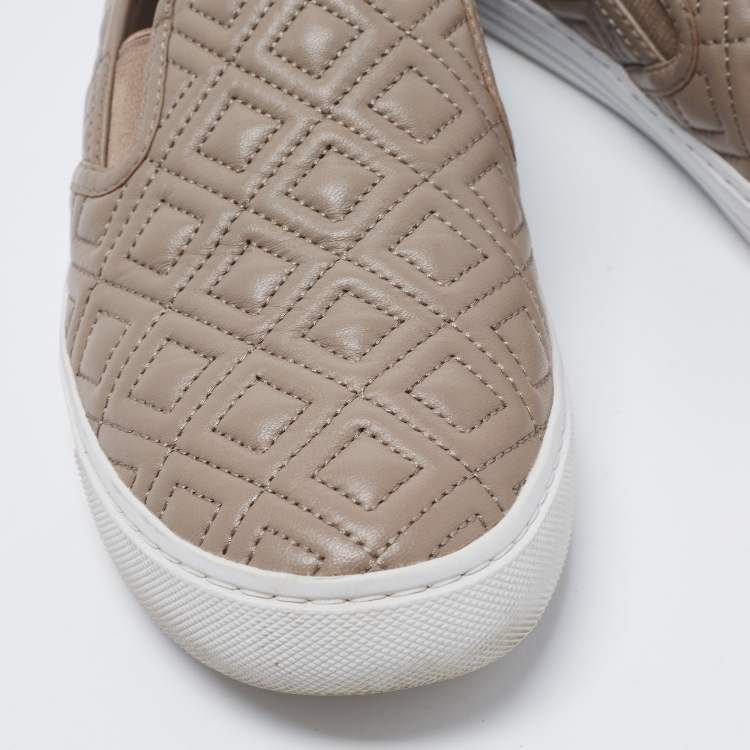 مملوكة مسبقًا Tory Burch Grey Quilted Slip on Sneakers Size 38.5