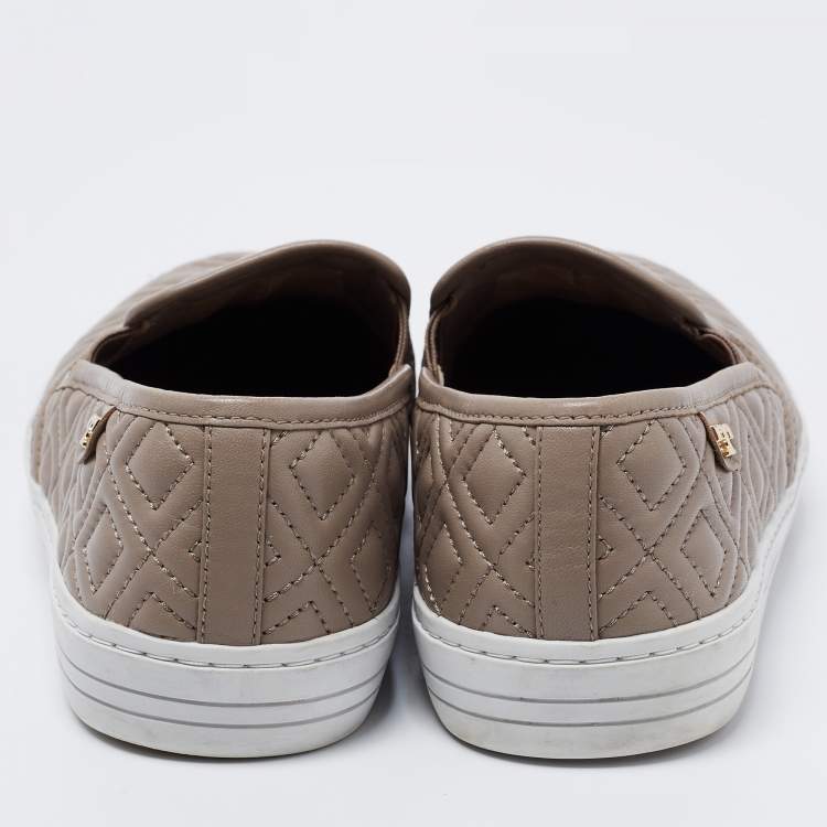 مملوكة مسبقًا Tory Burch Grey Quilted Slip on Sneakers Size 38.5