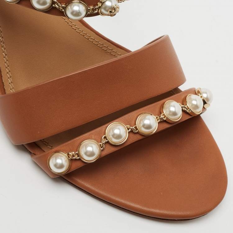 مملوكة مسبقًا Tory Burch Brown Leather Emmy Pearl Ankle Strap Sandals Size 37
