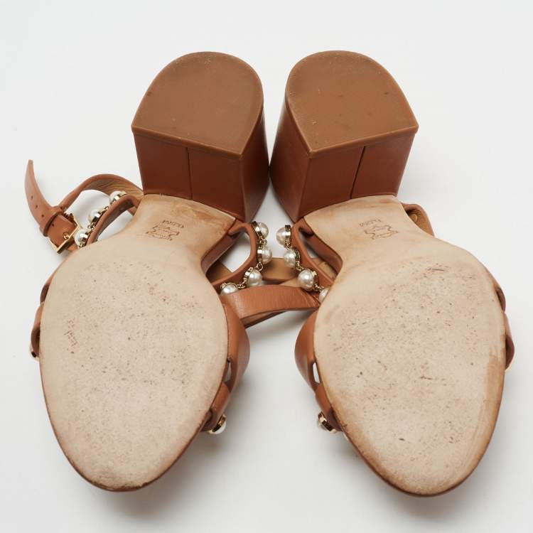 مملوكة مسبقًا Tory Burch Brown Leather Emmy Pearl Ankle Strap Sandals Size 37
