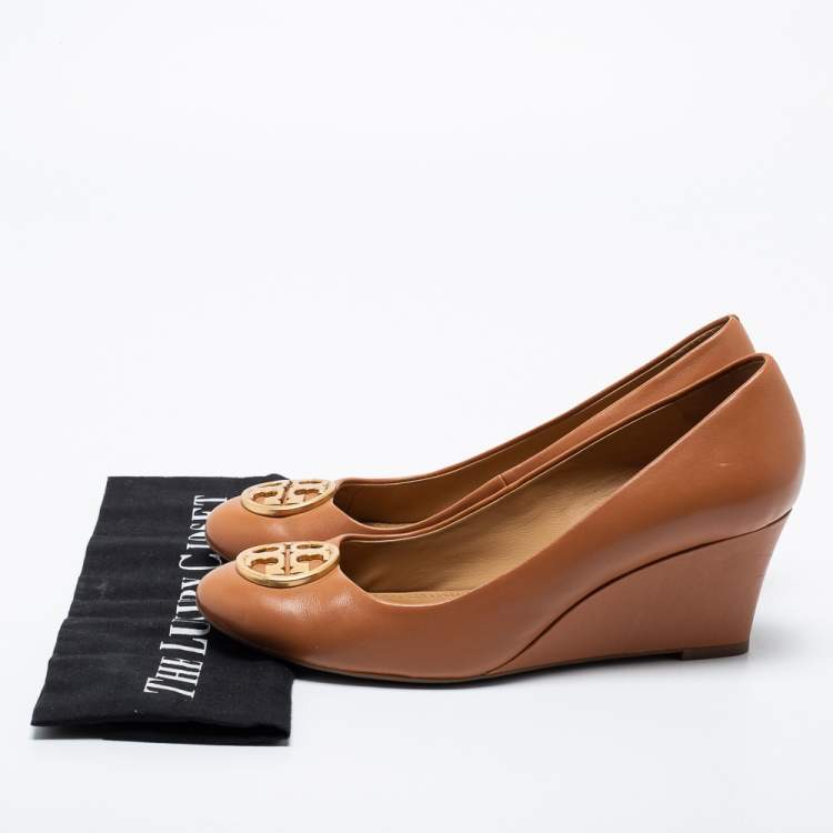 Pre Owned Tory Burch Tan Leather Benton Wedge Pumps Size 39