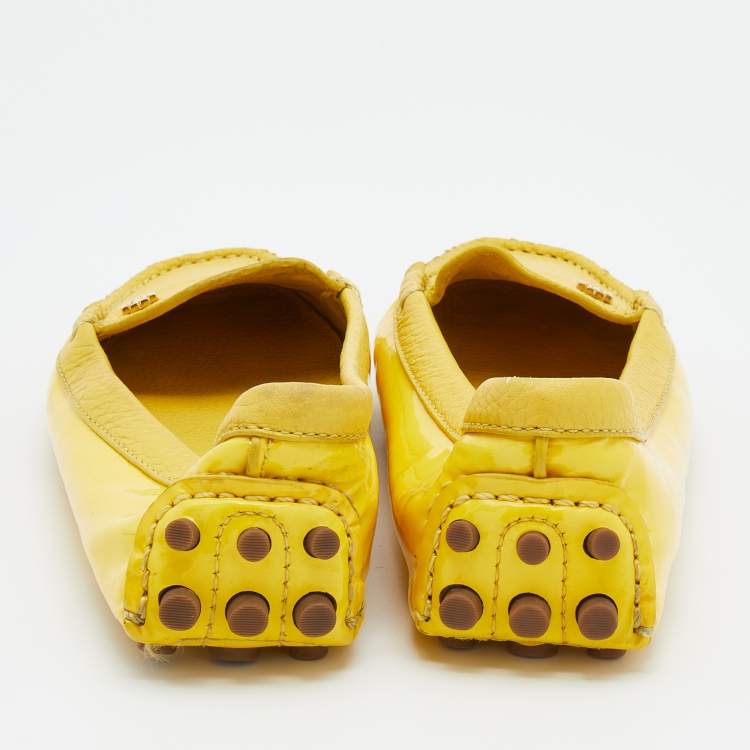 Pre Owned Tory Burch Yellow Patent Leather And Leather Slip On Loafers Size 36.5