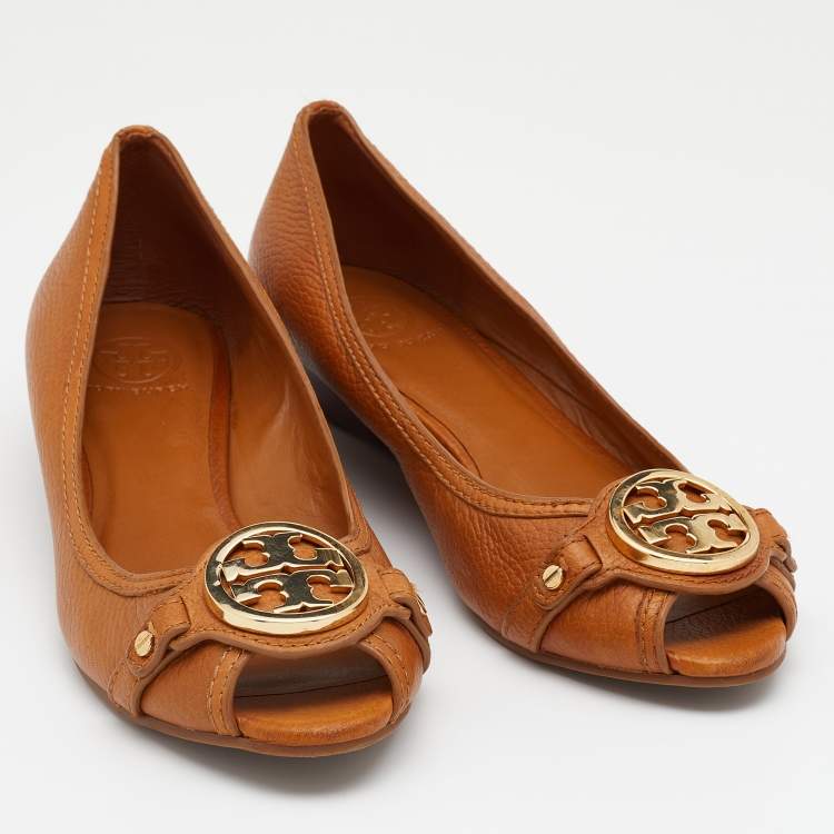 Pre Owned Tory Burch Tan Leather Amanda Peep Toe Wedge Pumps Size 41.5