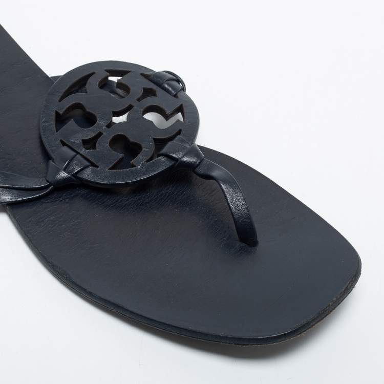 مملوكة مسبقًا Tory Burch Blue Leather Thong Flats Size 38.5