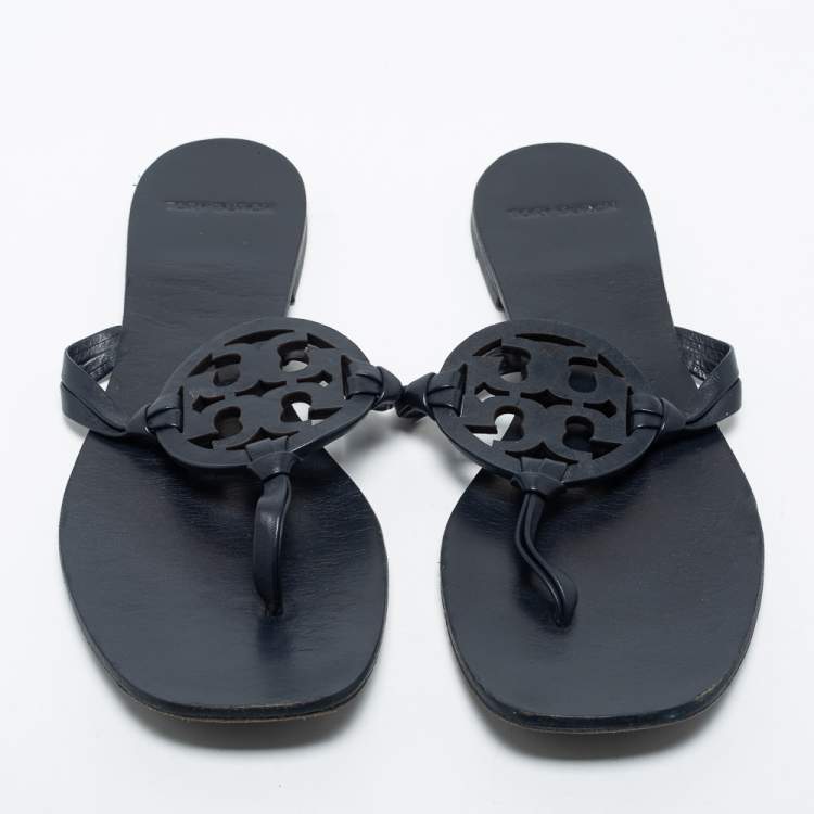مملوكة مسبقًا Tory Burch Blue Leather Thong Flats Size 38.5