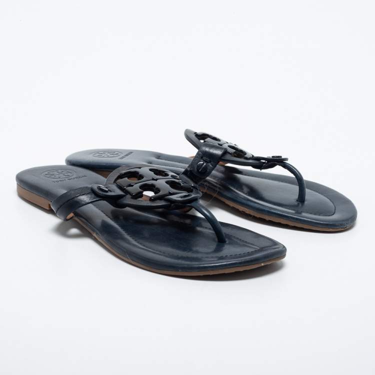 مملوكة مسبقًا Tory Burch Navy Blue Leather Miller Thong Flats Size 37