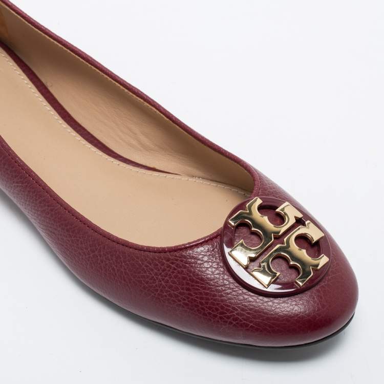 مملوكة مسبقًا Tory Burch Burgundy Leather Reva Ballet Flats Size 39