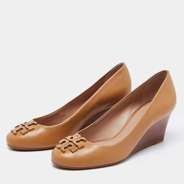 Pre Owned Tory Burch Brown Leather Raleigh Round Toe Wedge Pumps Size 36.5