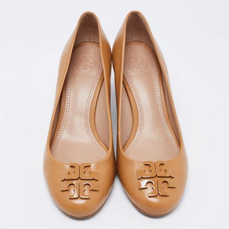Pre Owned Tory Burch Brown Leather Raleigh Round Toe Wedge Pumps Size 36.5