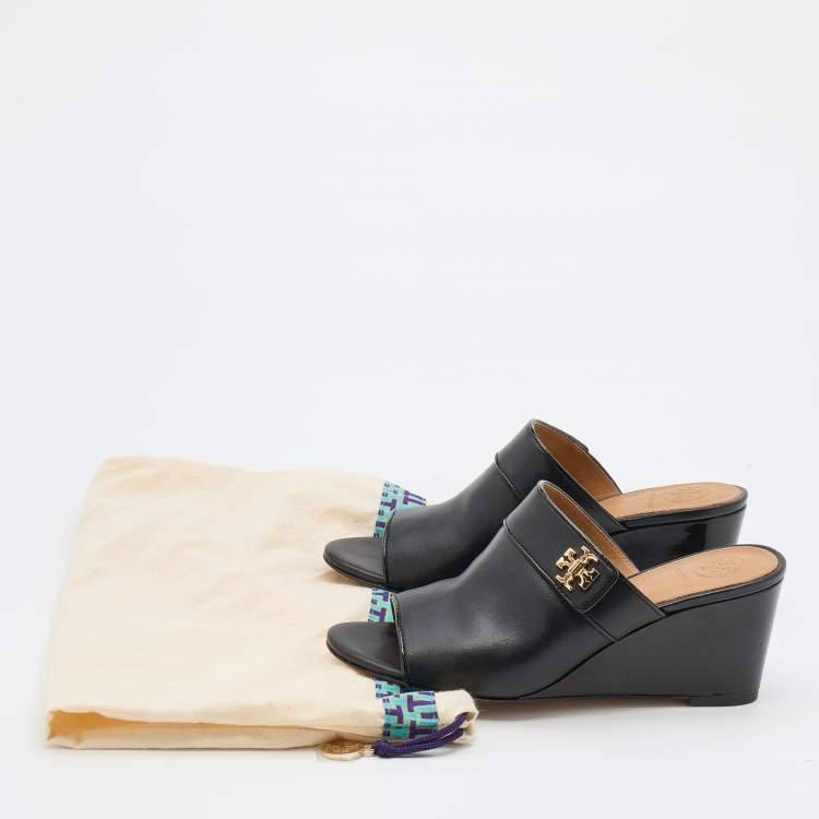 مملوكة مسبقًا Tory Burch Black Leather Open Toe Wedge Sandals Size 36.5