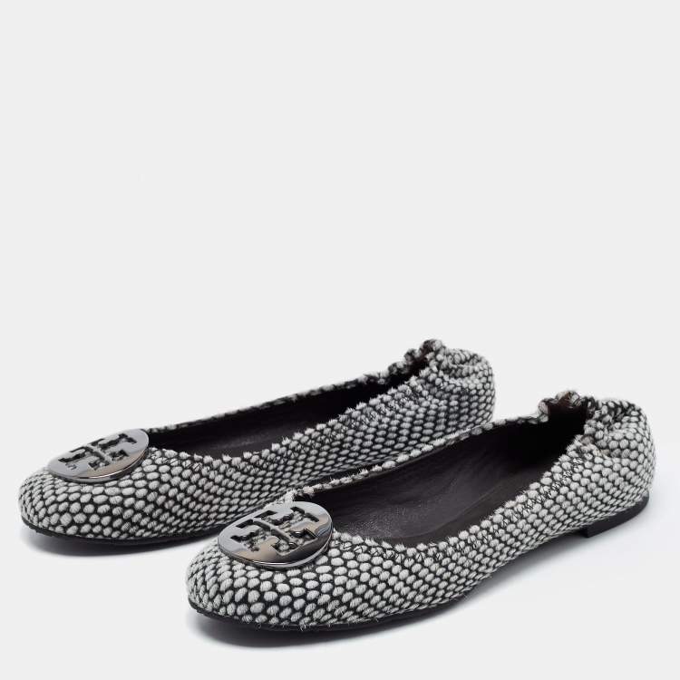 Pre Owned Tory Burch Grey/Black Calf Hair Minnie Scrunch Ballet Flats Size 38.5