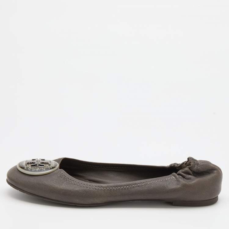 Pre Owned Tory Burch Grey Leather Scrunch Ballet Flats Size 38