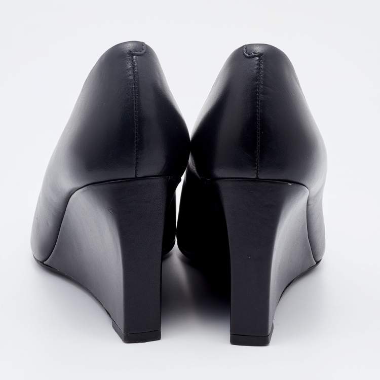 Pre Owned Tory Burch Black Leather Wedge Pumps Size 35