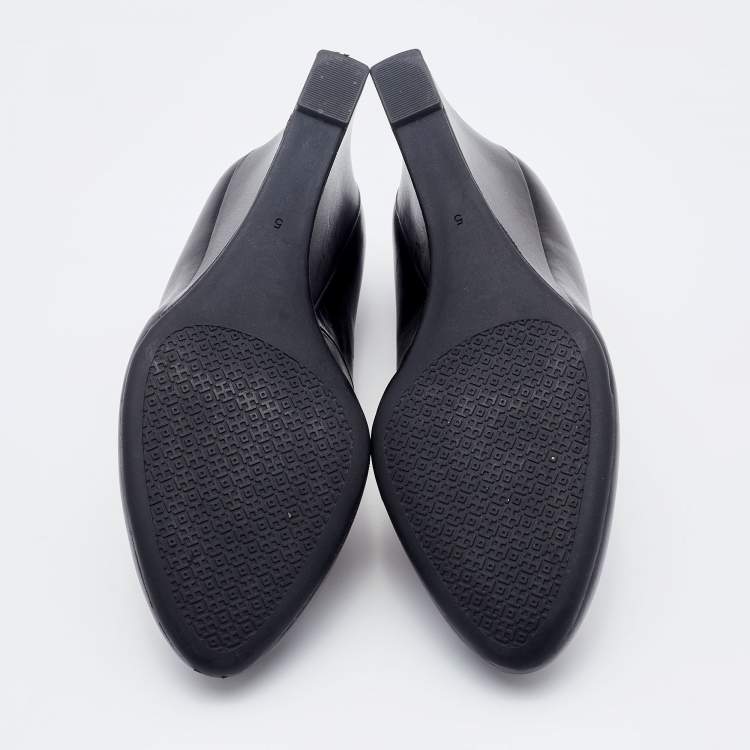 Pre Owned Tory Burch Black Leather Wedge Pumps Size 35